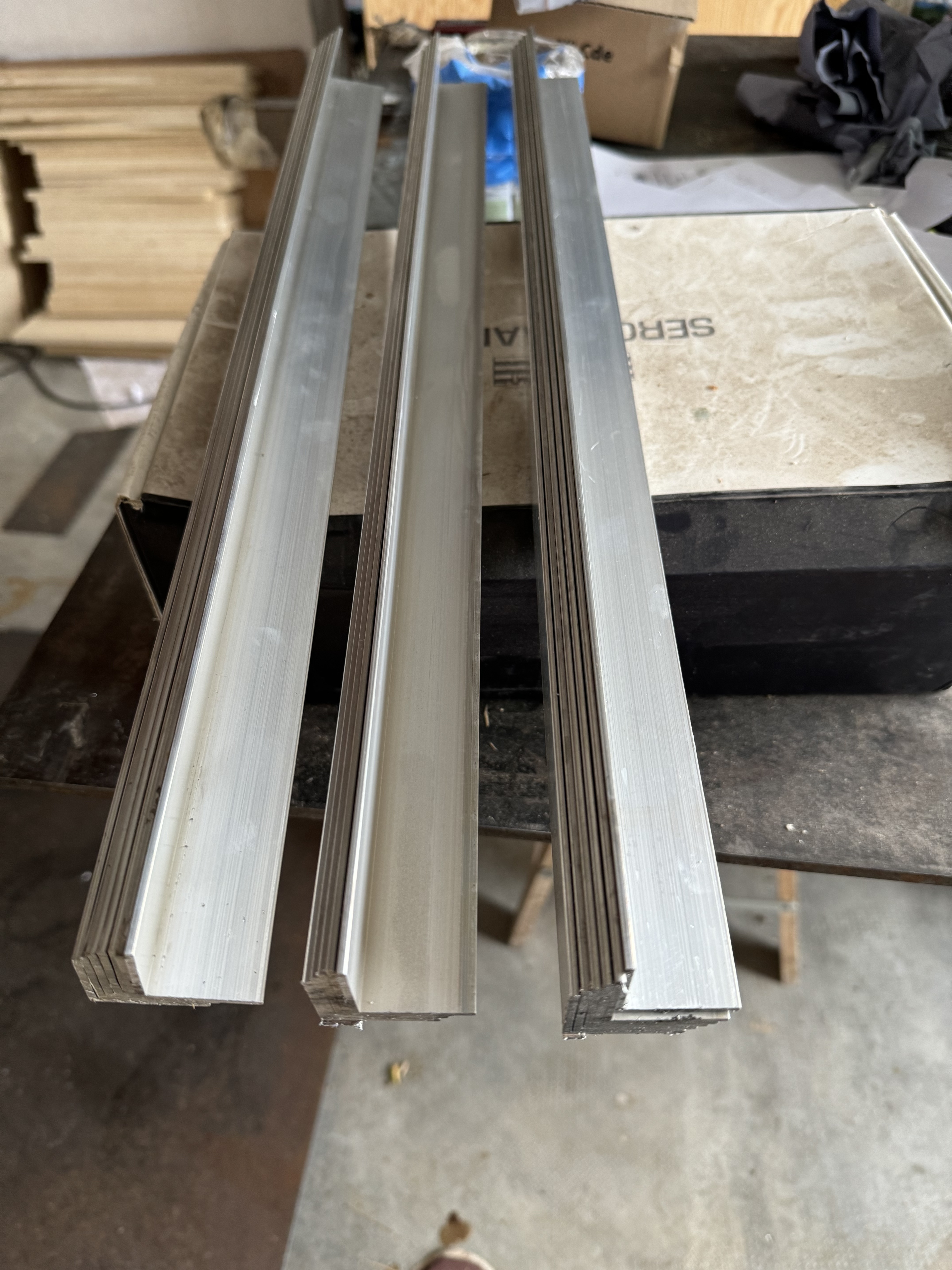 Préparation des rails de tiroirs