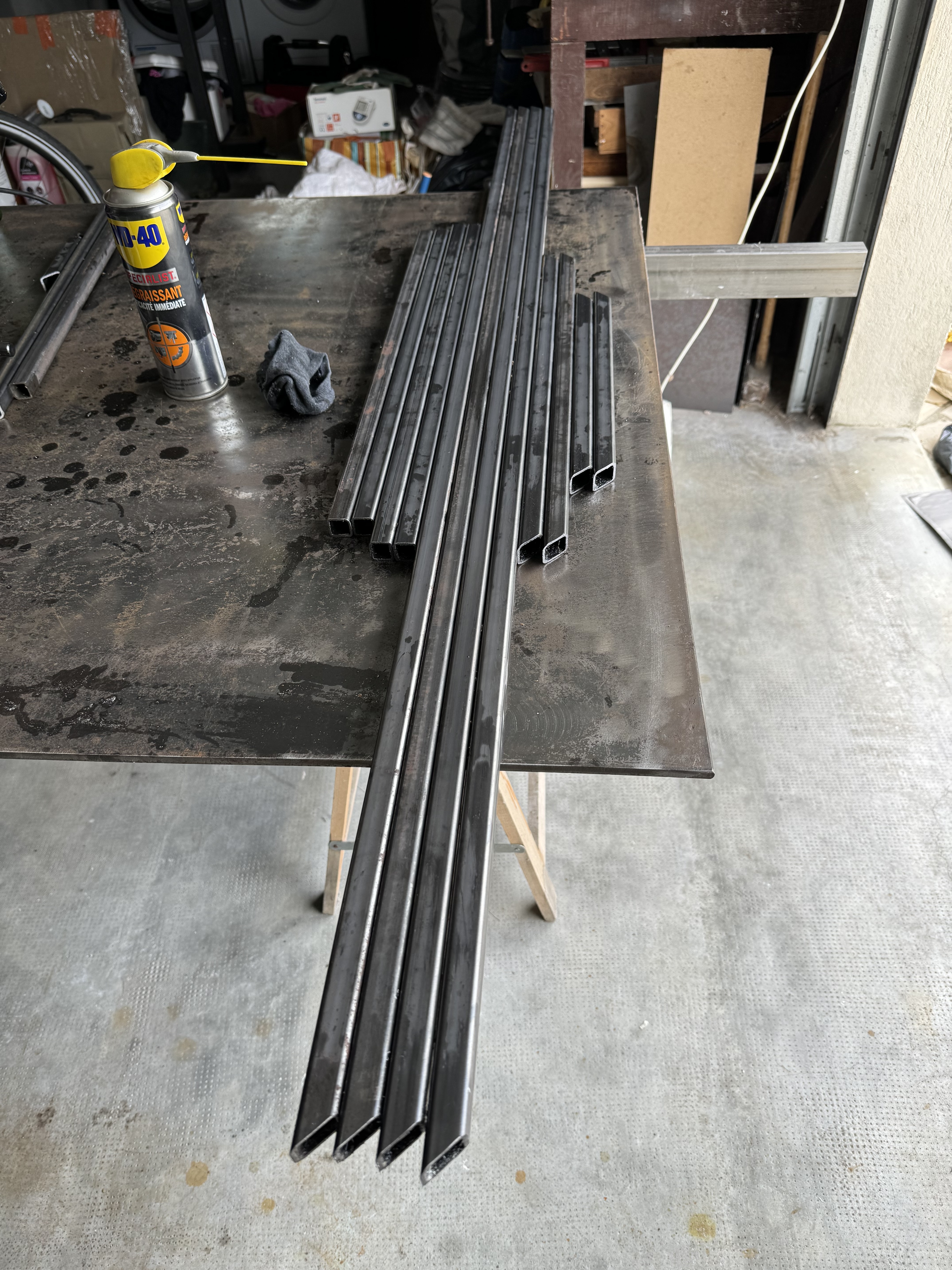 Tube de la structure en acier découpé