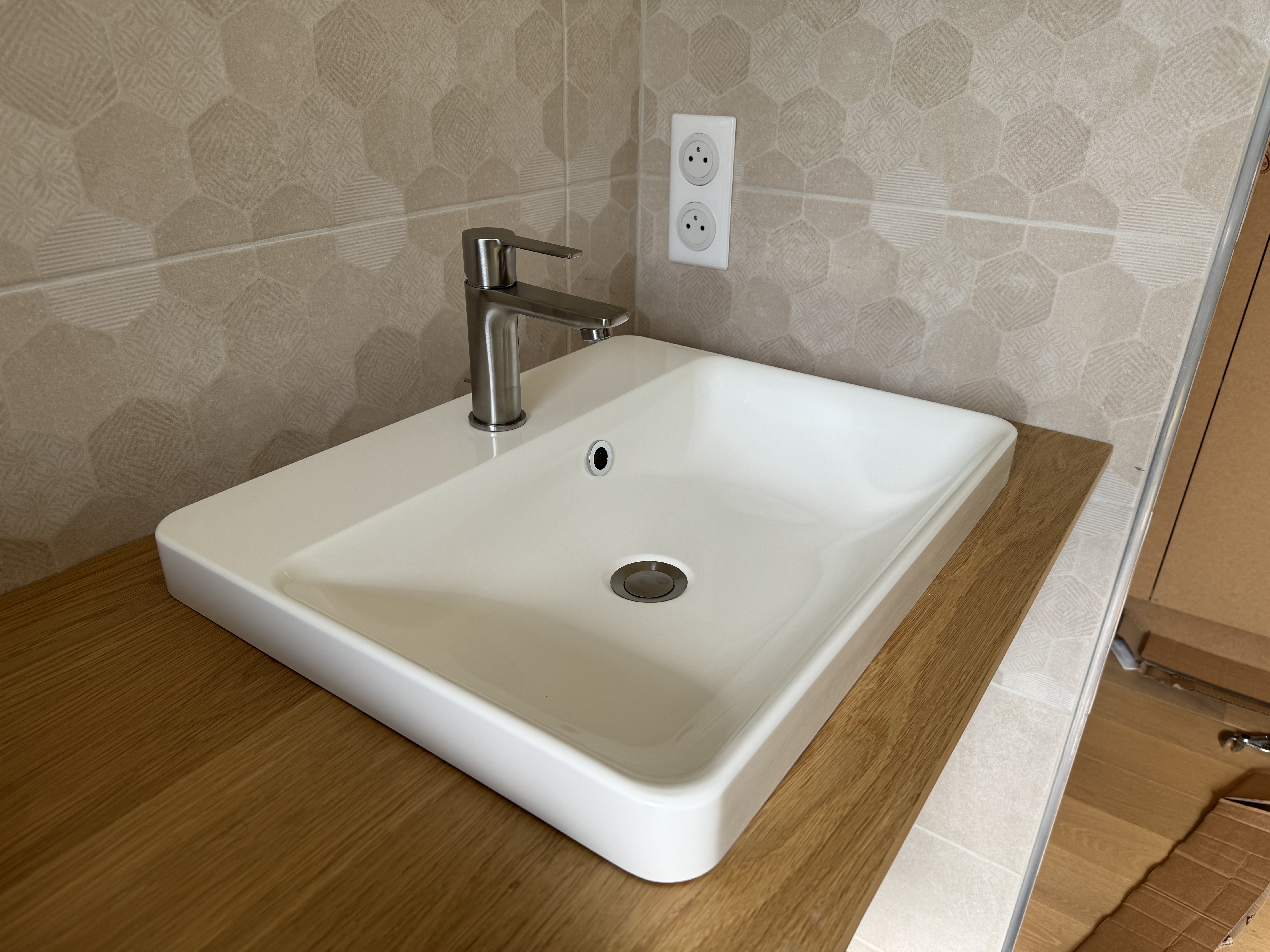 Pose des vasques à blanc