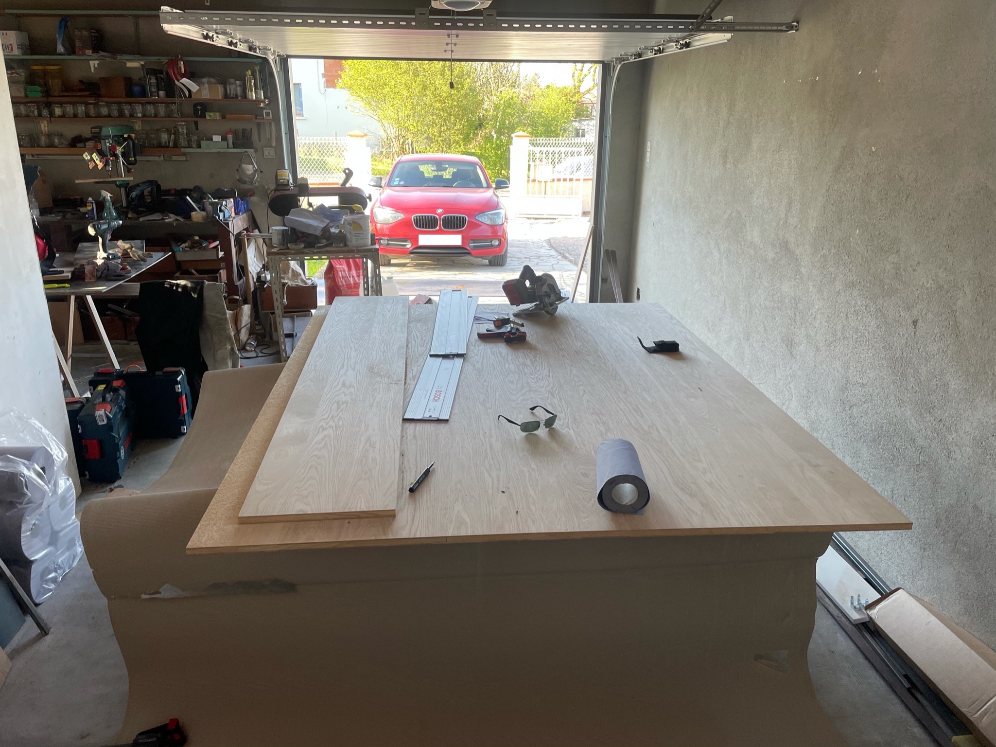 Photo montrant le panneau de 3 plis chêne dans mon garage.